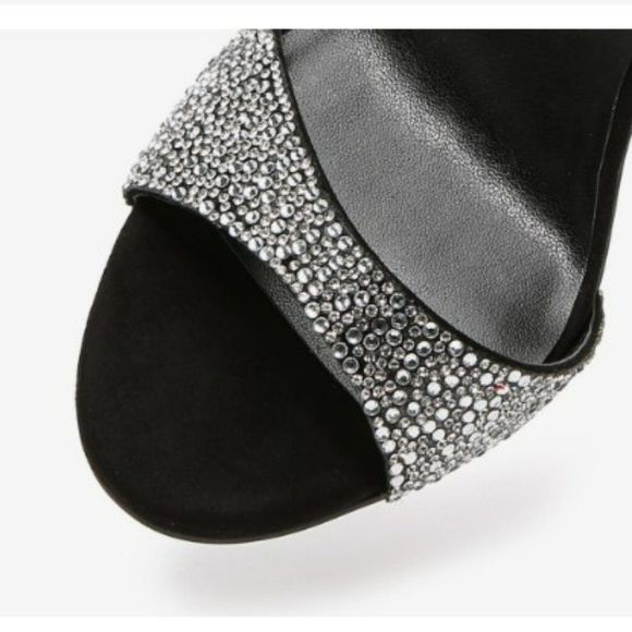 JLO JENNIFER LOPEZ | Irma Sandal | Rhinestone Heels - Picture 4 of 13